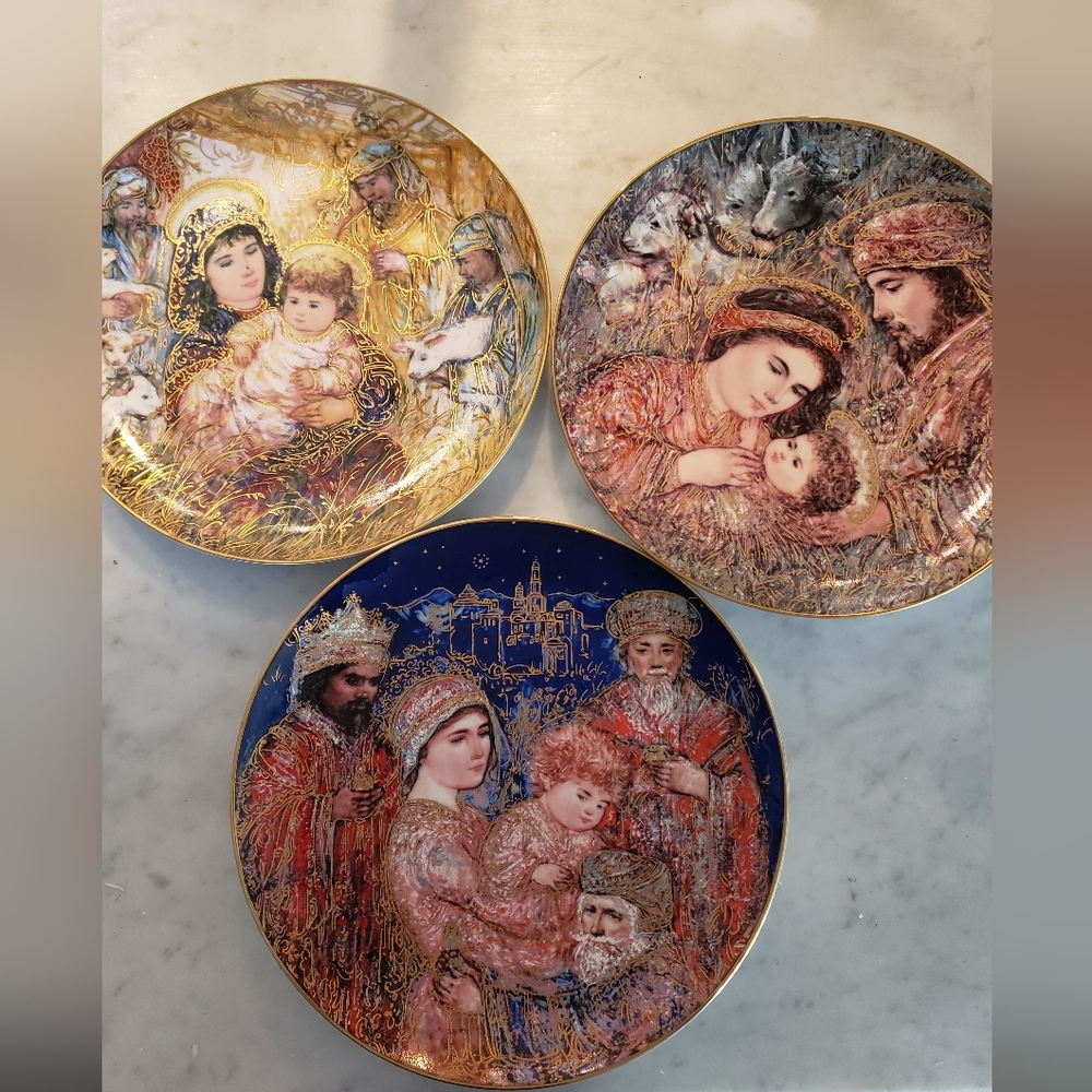 Set Of 3 Knowles Edna Hibel Christmas Plates 1988. 1986 And 1990